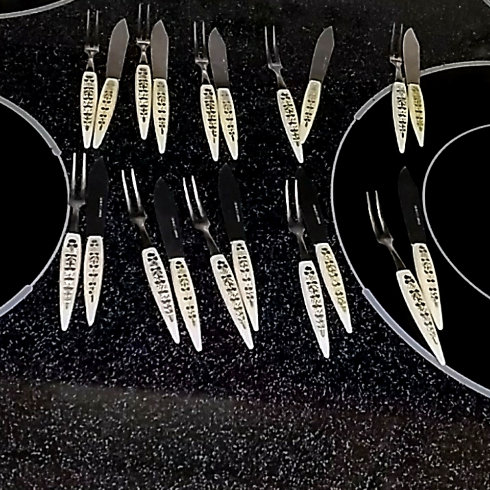 Set of 10 appetizer serving pieces